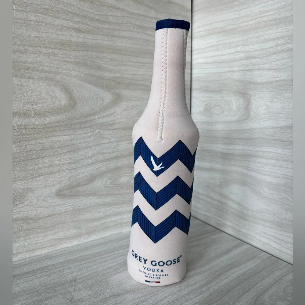 Grey Goose Vodka Insulated Bottle Cover Zip Up Neoprene Koozie Sleeve 750ml